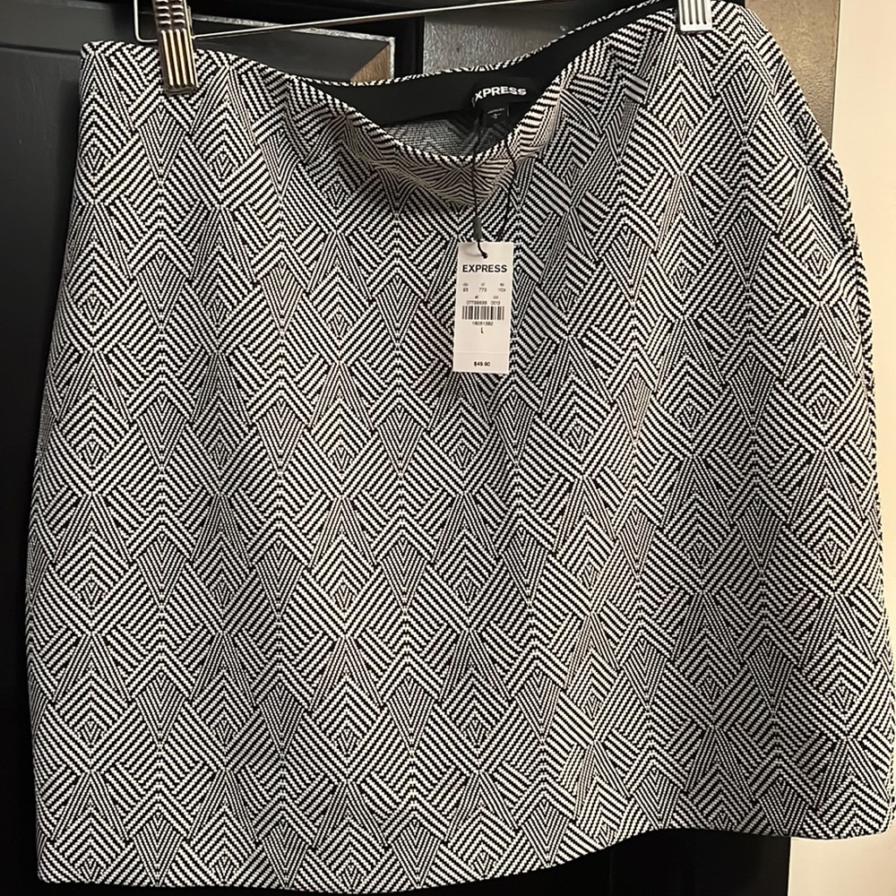 Women’s Express Black and White Skirt